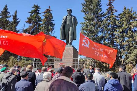 Коммунисты Чувашии отметили 152-ю годовщину со дня рождения В.И. Ленина