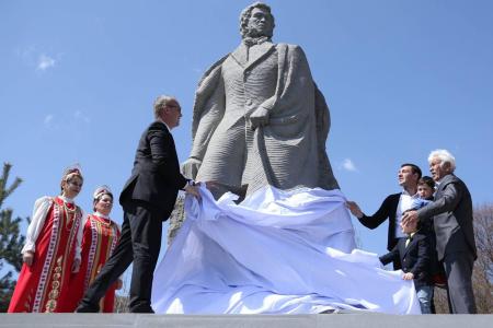 Казбек Тайсаев: «В Армении открыли самый большой памятник Пушкину на Южном Кавказе»