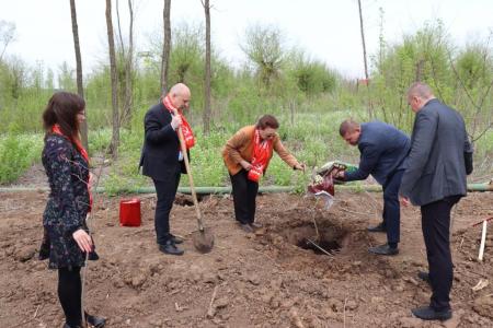 Волгоградская область. В городе Волжском открылся сквер имени А.В. Апариной