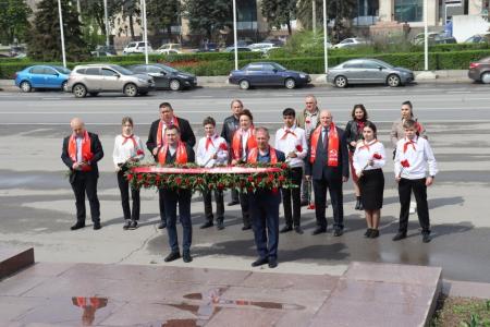 «Равнение на Ленина!». В Волгоградской области проведены памятные мероприятия КПРФ и прием в пионеры