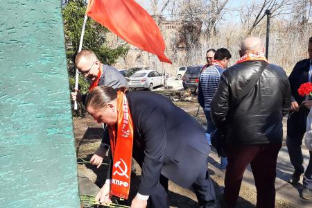 В Костроме состоялись возложения цветов к памятникам Ленину