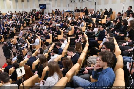 Депутаты КПРФ обсудили в Госдуме вопросы законодательного регулирования деятельности органов опеки и попечительства