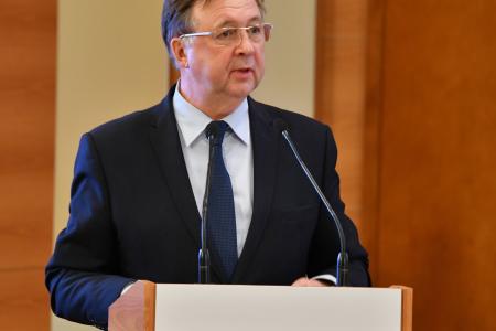 Депутаты КПРФ обсудили в Госдуме вопросы законодательного регулирования деятельности органов опеки и попечительства
