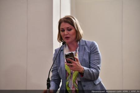 Депутаты КПРФ обсудили в Госдуме вопросы законодательного регулирования деятельности органов опеки и попечительства