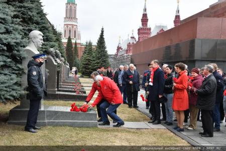 Г.А. Зюганов: Идти ленинским путем!