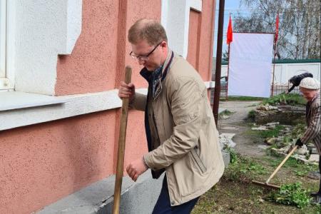 Пензенский обкома провёл субботник в День рождения Ленина
