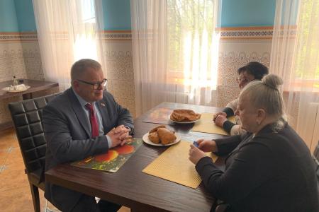 Московская область. Руководитель фракции КПРФ в Мособлдуме Александр Наумов посетил с рабочим визитом город Озёры