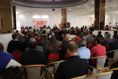 В Саратове начал работу семинар-совещание партактива Приволжского федерального округа