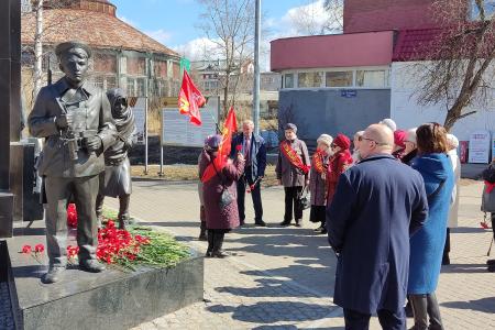 Коммунисты Архангельской области достойно встретили 77-ю годовщину Великой Победы