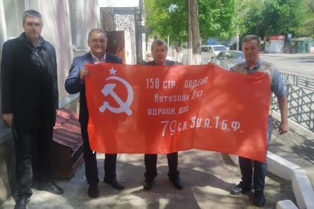Люди ждут общей Победы: Ренат Сулейманов и Андрей Жирнов рассказали о первых днях визита в ЛНР
