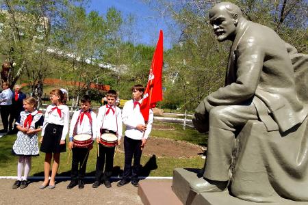Торжественная линейка прошла в столице Забайкалья в честь векового юбилея пионерии