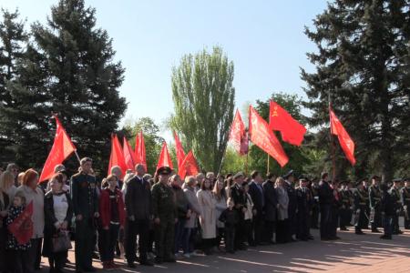 Саратовские коммунисты приняли участие в памятном мероприятии на Воскресенском мемориальном кладбище