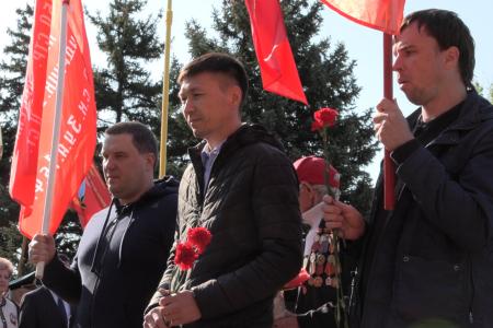 Саратовские коммунисты приняли участие в памятном мероприятии на Воскресенском мемориальном кладбище