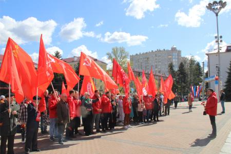 Брянские коммунисты отметили 77-ю годовщину Великой Победы