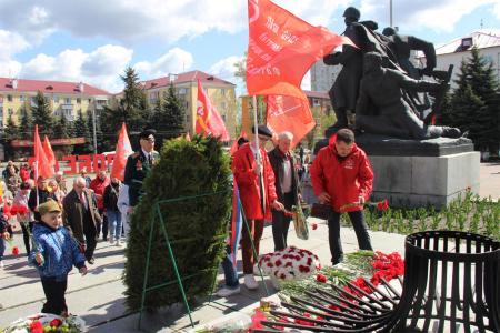 Брянские коммунисты отметили 77-ю годовщину Великой Победы