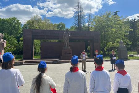 Казбек Тайсаев: партии, входящие в СКП-КПСС, отпраздновали юбилей пионерии