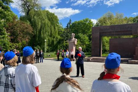 Казбек Тайсаев: партии, входящие в СКП-КПСС, отпраздновали юбилей пионерии