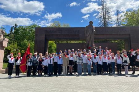 Казбек Тайсаев: партии, входящие в СКП-КПСС, отпраздновали юбилей пионерии