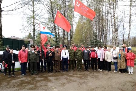 Смоленские коммунисты провели автопробег, приуроченный к 77-й годовщине Победы