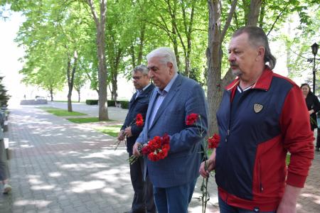 Севастополь. Коммунисты и комсомольцы почтили память погибших в Доме профсоюзов в Одессе
