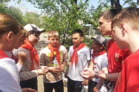 Торжественная линейка прошла в столице Забайкалья в честь векового юбилея пионерии
