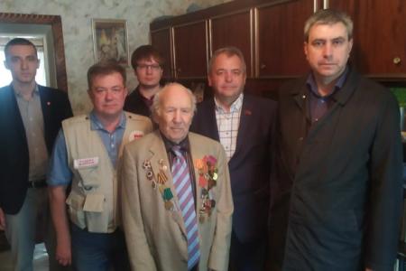 Люди ждут общей Победы: Ренат Сулейманов и Андрей Жирнов рассказали о первых днях визита в ЛНР