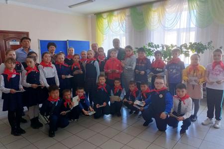 Республика Бурятия: У красногалстучной пионерии – вековой юбилей!