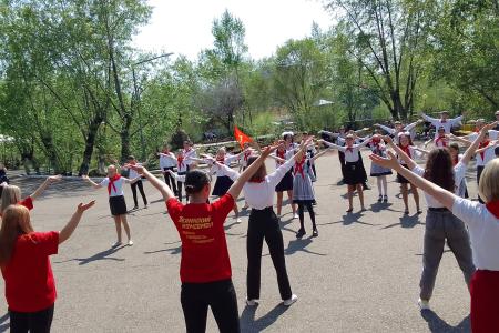 Торжественная линейка прошла в столице Забайкалья в честь векового юбилея пионерии