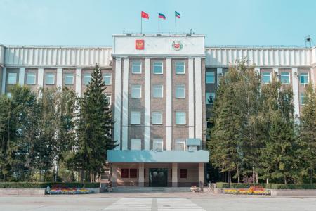 Экономить миллиарды и вкладывать их в развитие: правительство Валентина Коновалова за три года сократило коммерческий госдолг Хакасии в 5 раз