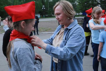 Омск: красные галстуки возвращаются!