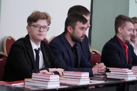 Председатель ЦК КПРФ Г.А. Зюганов провел занятие в Центре политической учебы