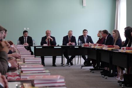 Председатель ЦК КПРФ Г.А. Зюганов провел занятие в Центре политической учебы