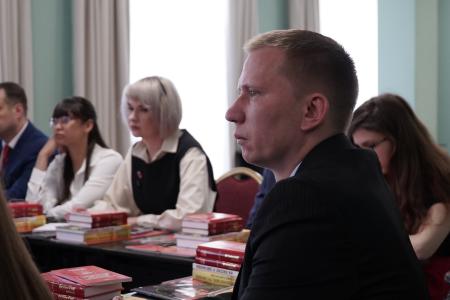 Председатель ЦК КПРФ Г.А. Зюганов провел занятие в Центре политической учебы