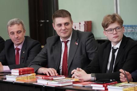 Председатель ЦК КПРФ Г.А. Зюганов провел занятие в Центре политической учебы