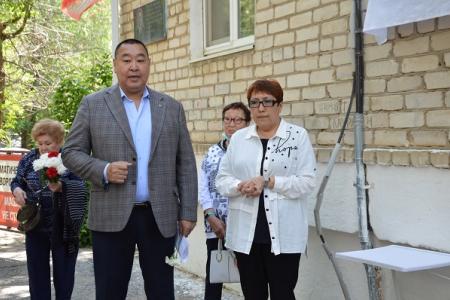 Первый секретарь Калмыцкого рескома партии Николай Нуров принял участие в открытии мемориальной доски памяти Павла Годаева