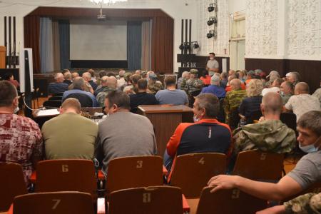 Алтайский край. Коммунисты противостоят рейдерскому захвату охотобщества