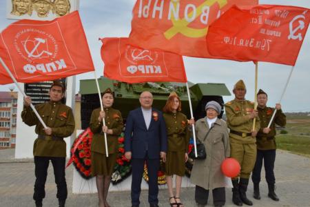 Коммунисты Калмыкии широко отметили День Победы