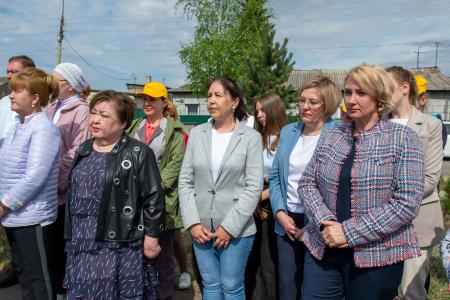 Низкий поклон за спасённые жизни: в Хакасии появилась аллея памяти медиков, погибших в борьбе с COVID-19