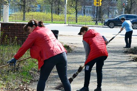 Ивановские коммунисты провели субботник на мемориале «Кладбище старых большевиков»