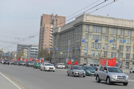 Новосибирская область встретила Первомай тремя автопробегами