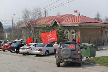 Новосибирская область встретила Первомай тремя автопробегами