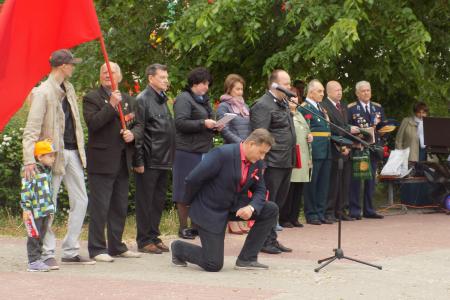 По поручению депутата Госдумы Сергея Гаврилова воронежские коммунисты поздравили ветеранов с Днем пограничных войск России