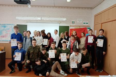Курганские коммунисты проводят открытые уроки в школах, посвященные 100-летию Пионерии