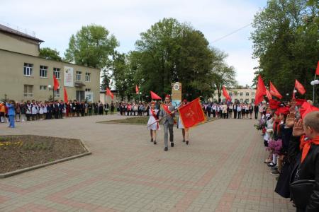 Карачаево-Черкесия. Равнение на знамя звонких лет!