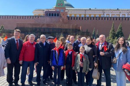 Ребята с Северного Кавказа приняли участие в торжественной линейке в честь юбилея Дня Пионерии