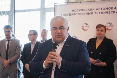 Казбек Тайсаев наградил иностранных студентов – победителей и призёров Спартакиады МАДИ