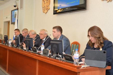Нижегородская область. Региональный законодательный орган поддержал в первом чтении законопроект КПРФ о Знамени Победы