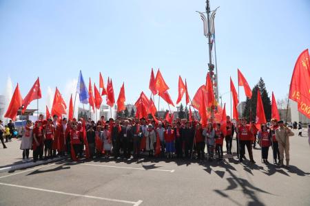 Тува. Первомай в Кызыле