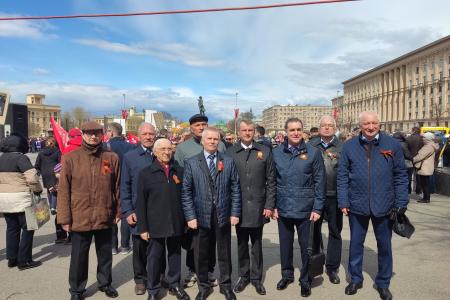 Санкт-Петербург. Депутат КПРФ Сергей Пантелеев принял участие  в праздничном шествии 9 мая