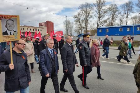 Санкт-Петербург. Депутат КПРФ Сергей Пантелеев принял участие  в праздничном шествии 9 мая